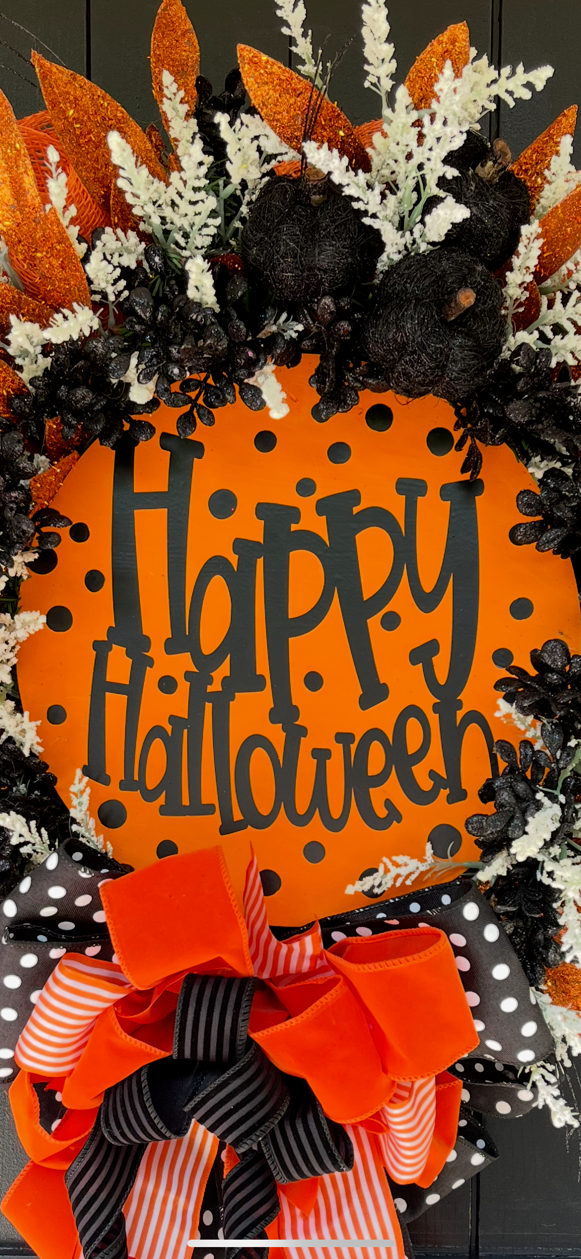 Happy Halloween wreath.