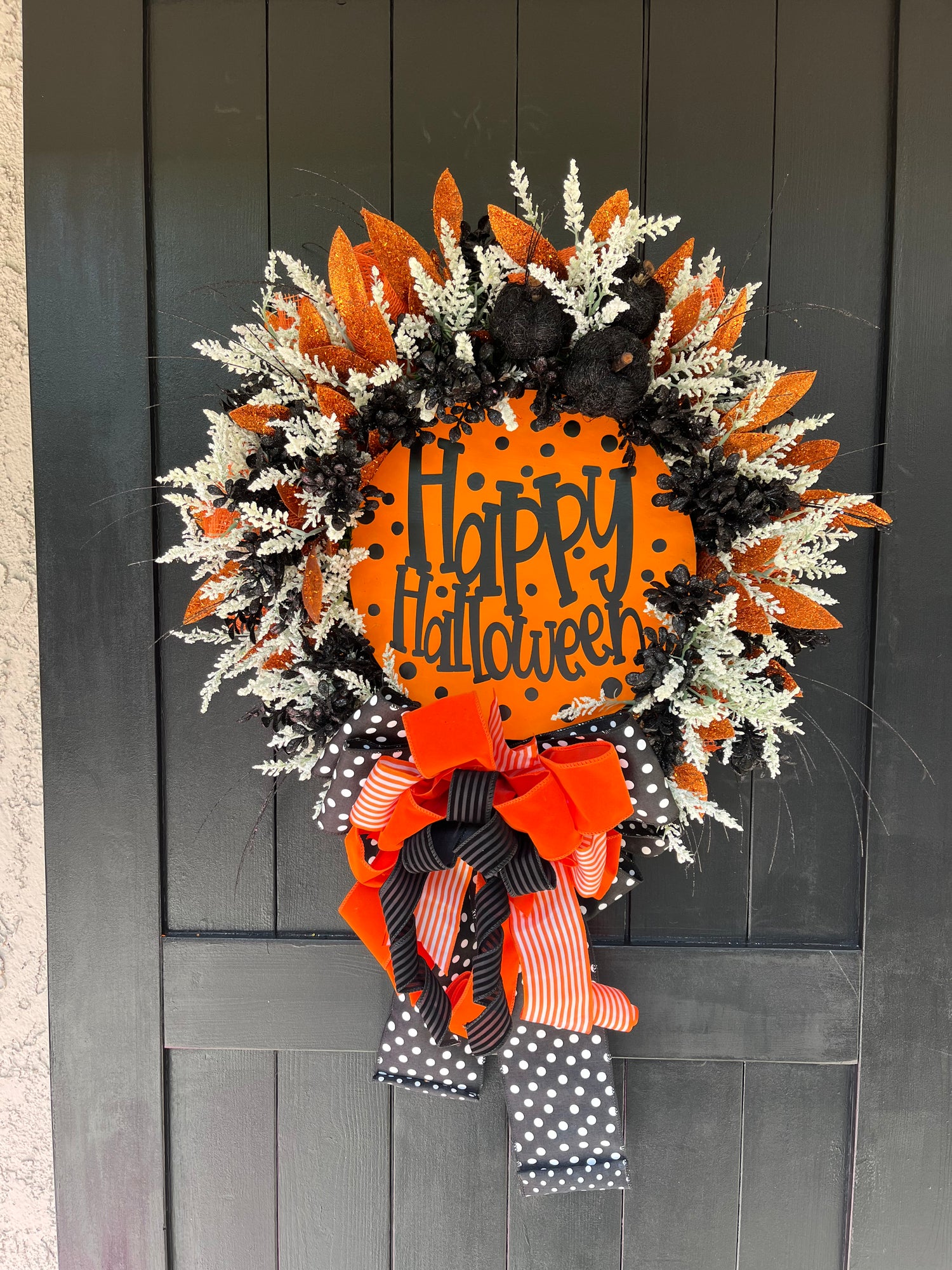 Happy Halloween wreath.