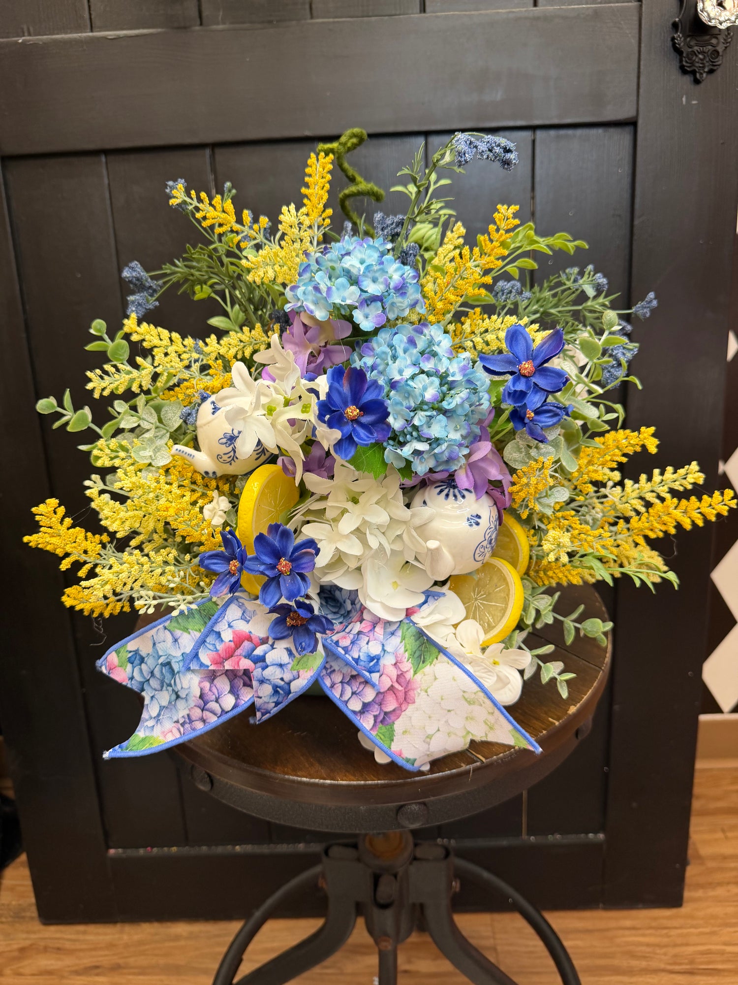 Lemon and Tea Garden Hydrangea Arrangement