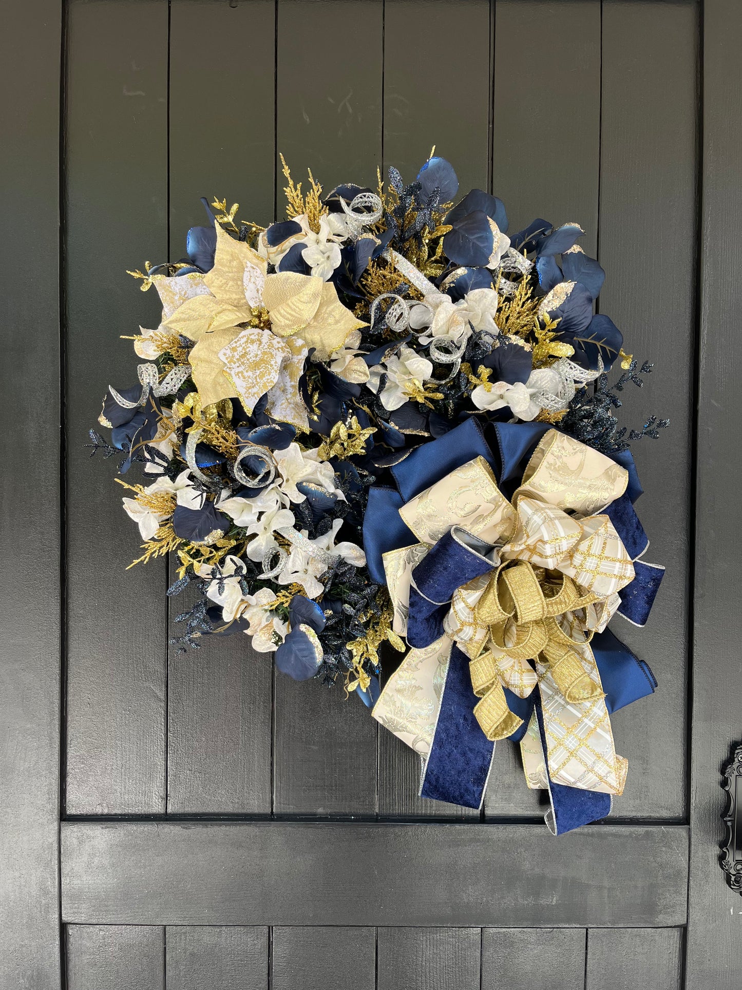 Blue and Gold Hanukkah Wreath.