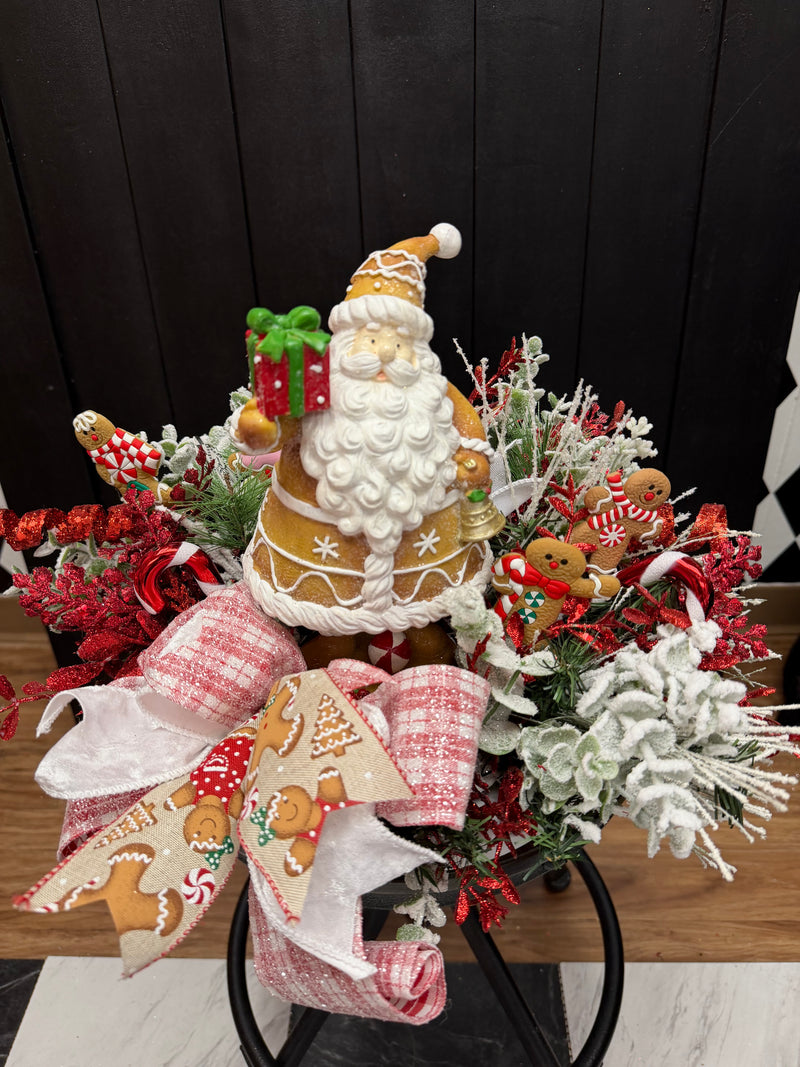 Gingerbread Santa Centerpiece
